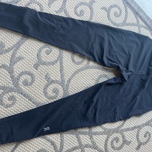 On Running ON CLOUD Women's Long Performance Tights in Black SIZE Large